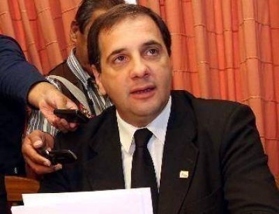 Casc�n pide a un candidato de su lista que sea digno y renuncie