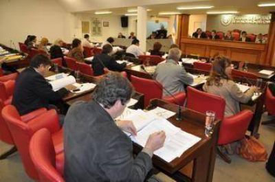 DIPUTADOS, SEMANA POL�TICA Y VOLVER�N A SESION EL 21