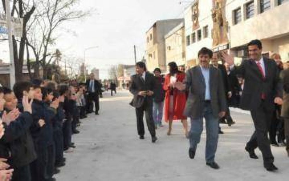 SE HABILIT� EL PAVIMENTO DE LA CALLE MOLINA
