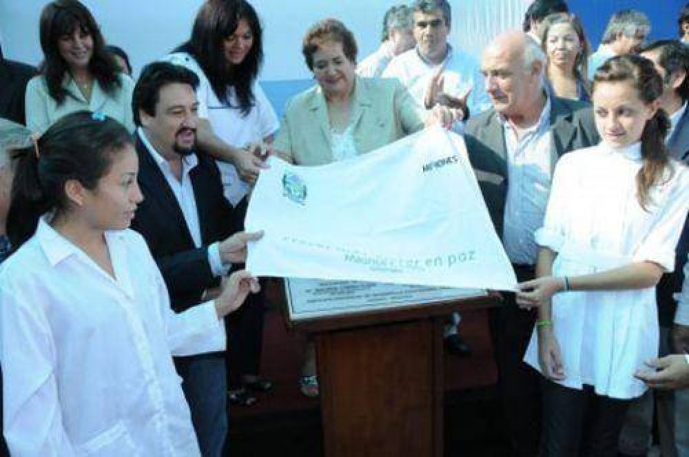 Closs inaugurar� la escuela Mois�s Bertoni en Santa Ana