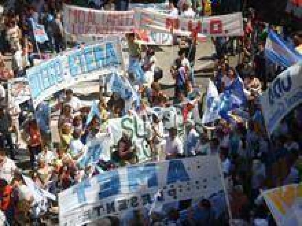 Gremios duros, expectantes por anuncio de suba salarial