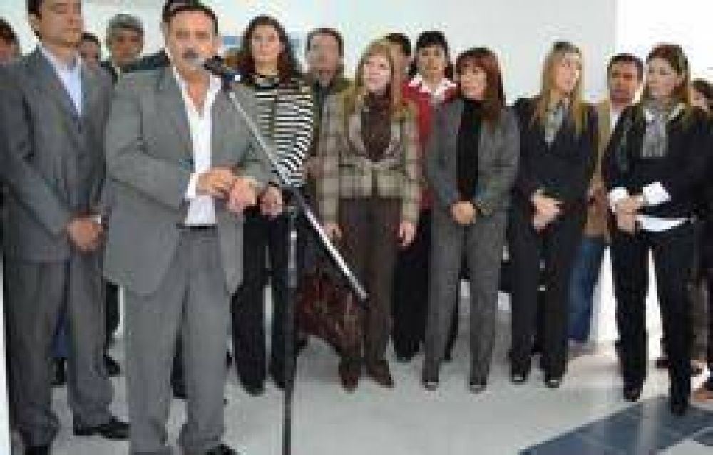 Ricardo Quintela se pone al hombro la candidatura de su hermana