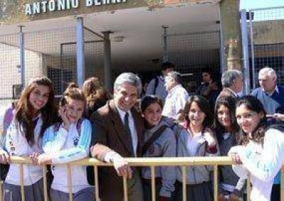 El candidato a gobernador visit� Villa Mercedes