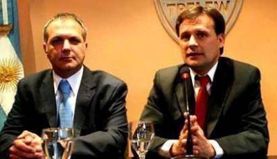 Buzzi y Mac Karthy con supervisi�n K