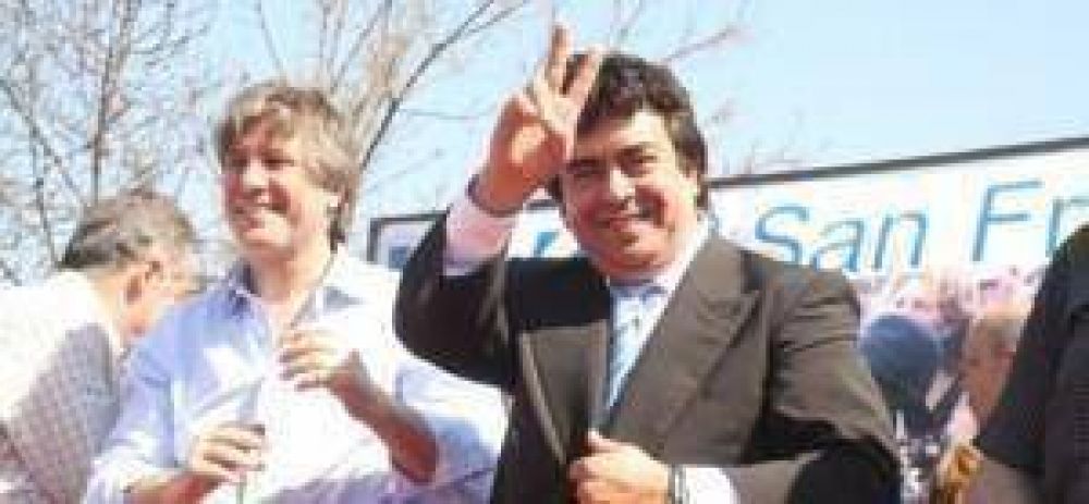 Escrituras para m�s de 1500 familias de Virrey del Pino