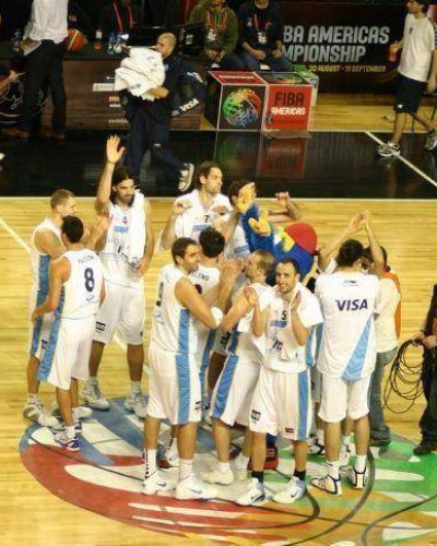 El seleccionado de b�squetbol venci� a Rep�blica Dominicana y se las ver� este s�bado con Puerto Rico
