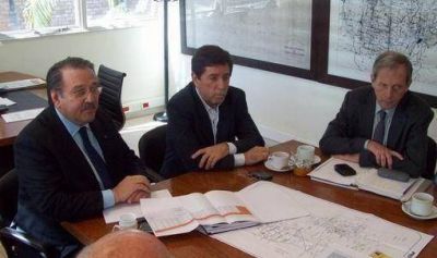 Anuncian acueducto desde el r�o Paran� 