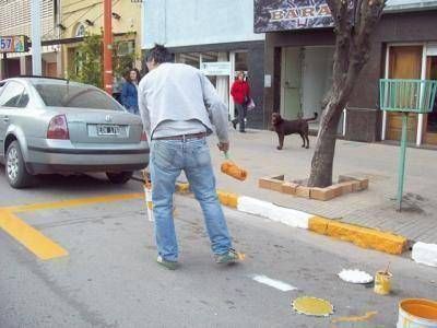 Tr�nsito Municipal trabaja en el repintado de se�alizaciones