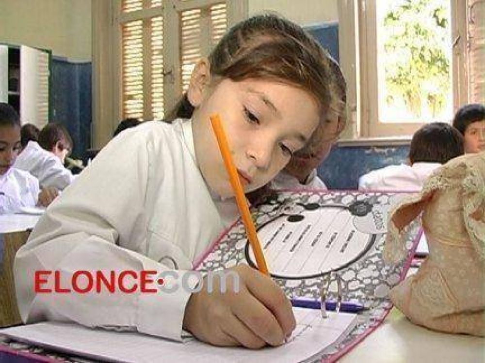 Eval�an extender el ciclo lectivo a 190 d�as de clases