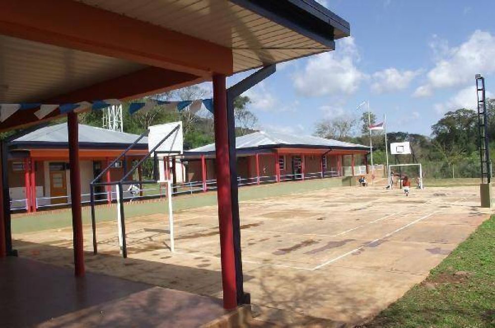 Closs inaugur� la Escuela N� 166 �Mois�s Bertoni�
