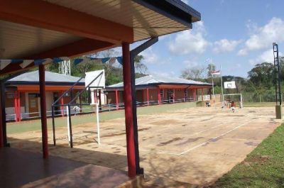 Closs inaugur� la Escuela N� 166 �Mois�s Bertoni�