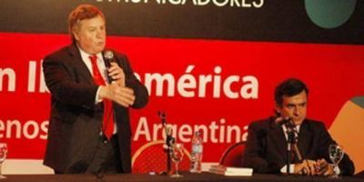 M�s que Rosales, la estrella del PD ser� Dick Morris