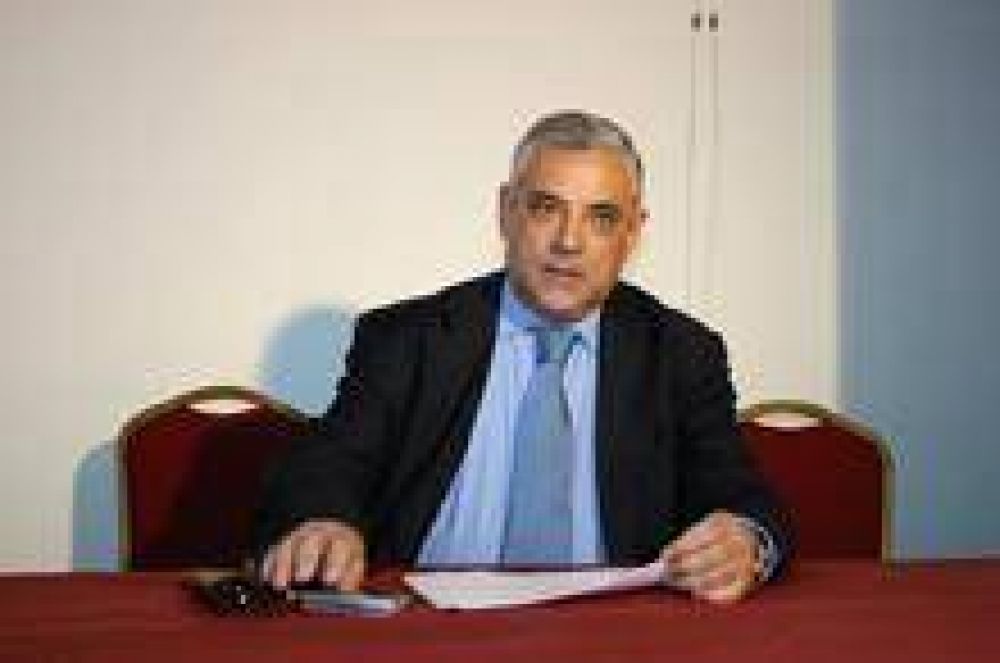 El gur� oficial reconoci� que el 18-S se polarizar� en 3 frentes