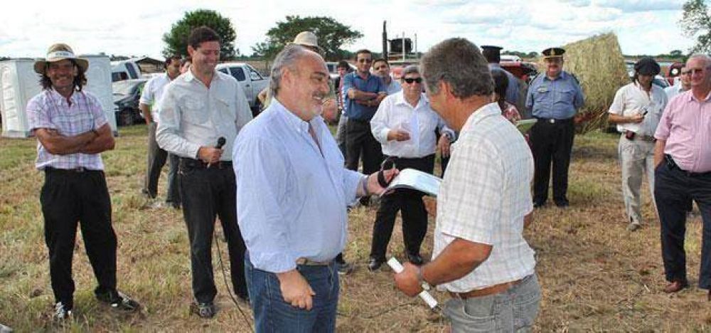 Ricardo llega hoy a Santa Luc�a y a Bella Vista para inaugurar obras