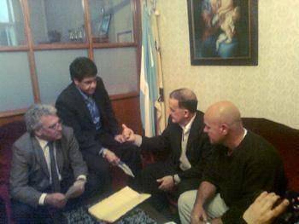 Alcuaz, Bresciani, Erro y Macri, falt� Garc�a:Cuatro candidatos expusieron sus proyectos en Vicente L�pez