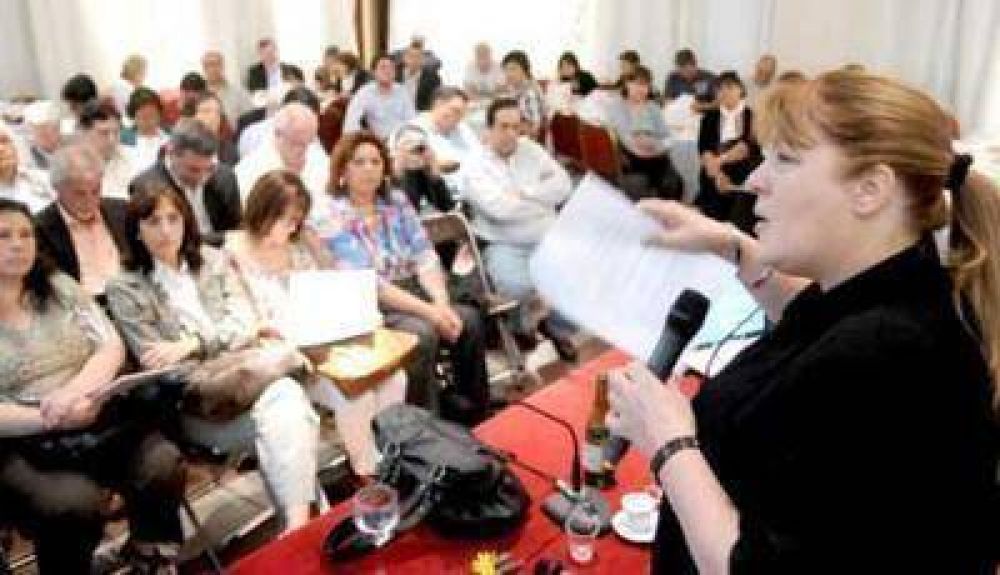 Stolbizer dura con Scioli: "No necesitamos que el Gobernador llore con las v�ctimas"