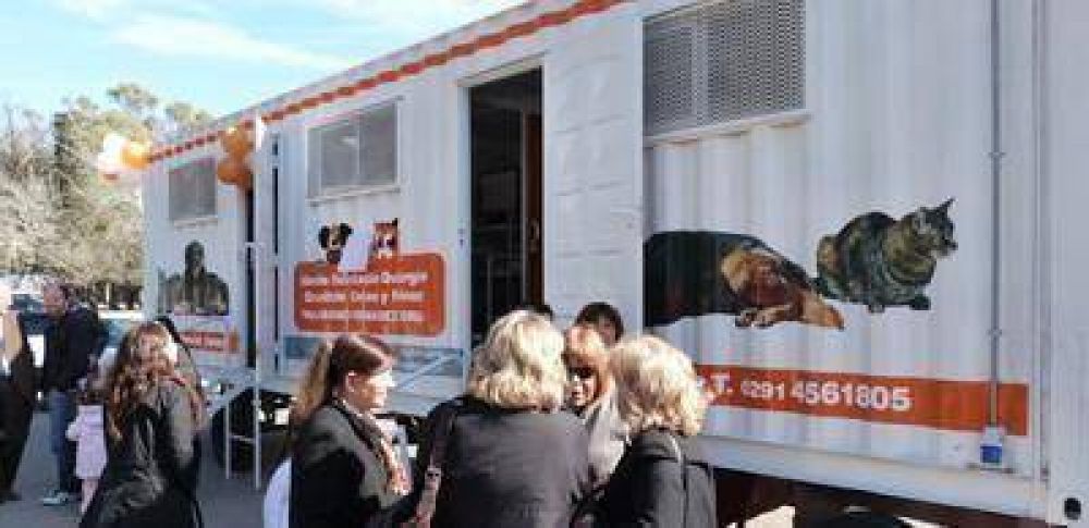 Qued� inaugurado el segundo m�vil sanitario para la castraci�n de gatos y perros	