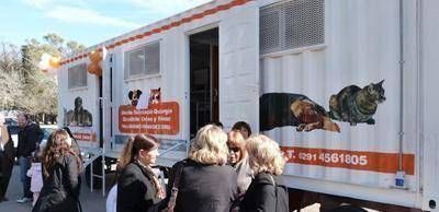 Qued� inaugurado el segundo m�vil sanitario para la castraci�n de gatos y perros	