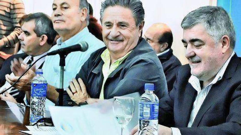 En su relanzamiento, Duhalde acus� a los Sa� de jugar con el Gobierno
