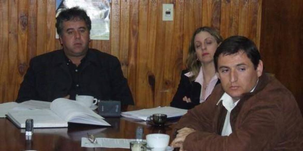 Pobre Santa Rosa... el intendente perdi� un juicio ante el ex presidente del Concejo