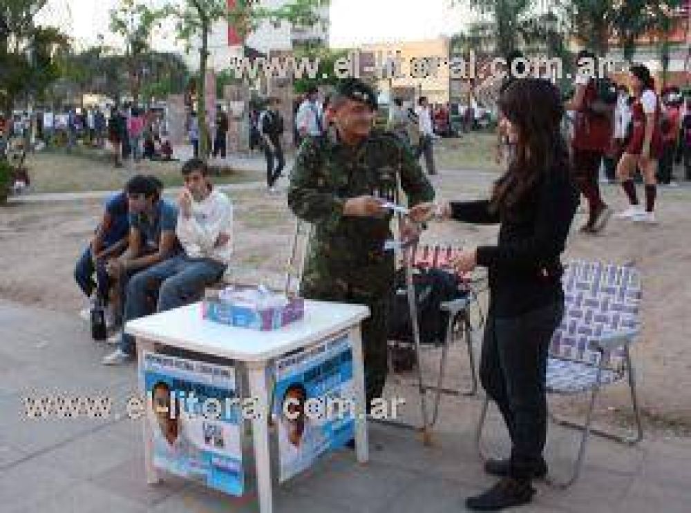Caravanas y recitales para bajarle el tel�n a la campa�a