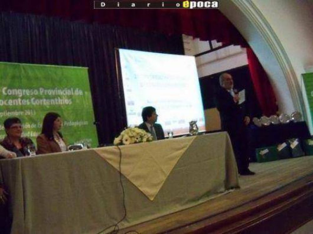 El Gobernador dijo que seguir�n valorizando el trabajo de los docentes