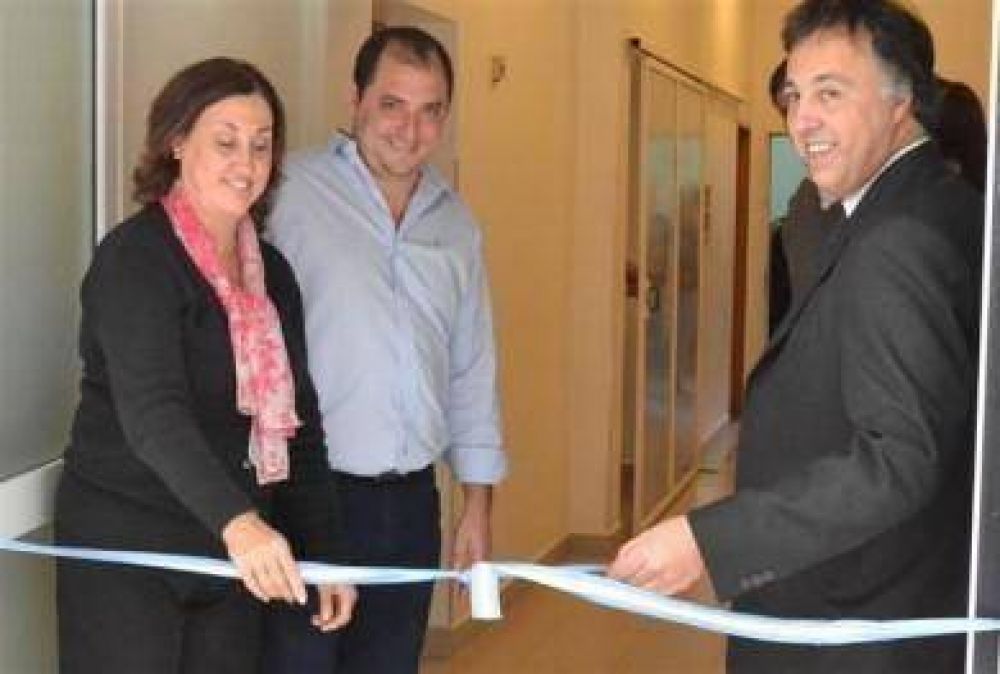 Rosso inaugur� la ampliaci�n de la terapia de adultos 