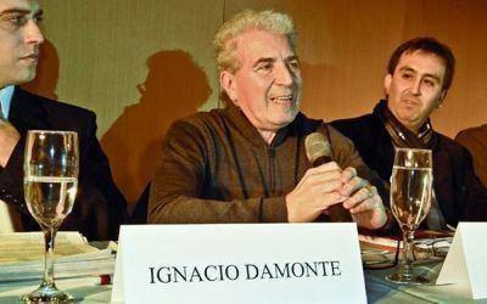 �La TV crea un hechizamiento para que dejemos de pensar�