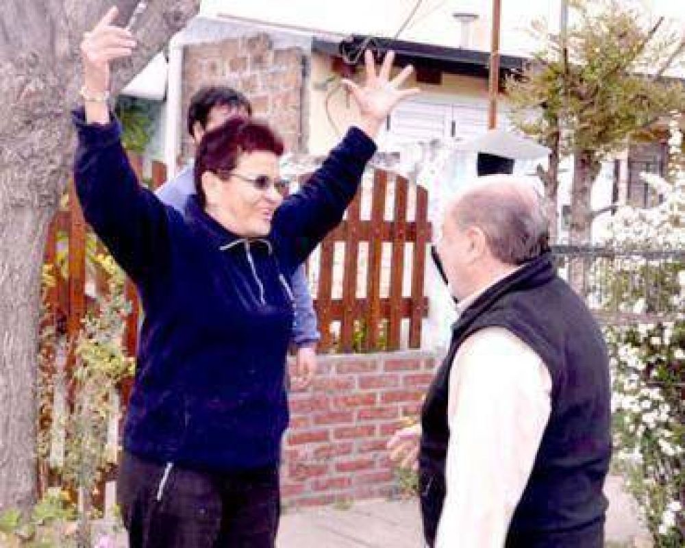 Jorge Busti apuesta a la campa�a �casa por casa�
