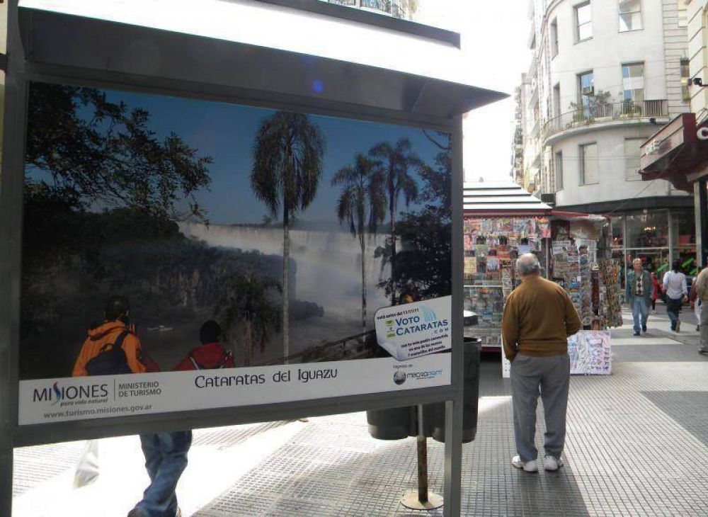 Misiones expone sus bellezas con fotos en la peatonal Florida de Buenos Aires
