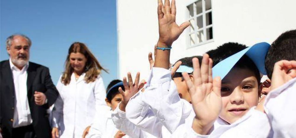Por el d�a del maestro el lunes 12 hay asueto escolar en Corrientes