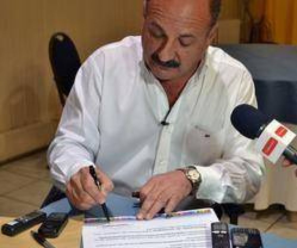 Carlos Cazador: �La transparencia de gesti�n sigue siendo un tema ausente en el proyecto de gobierno de esta gesti�n de 16 a�os�