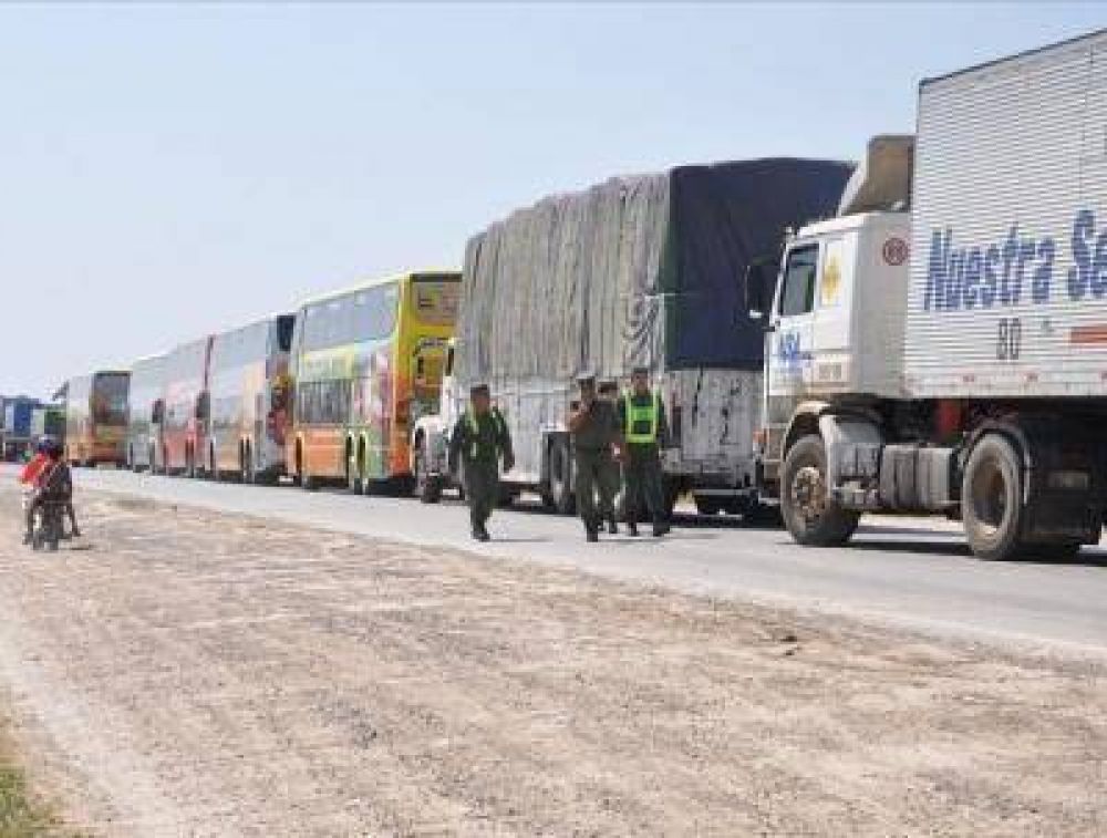Corte de ruta: M�s de cien gendarmes llegan a Clorinda para reforzar la seguridad