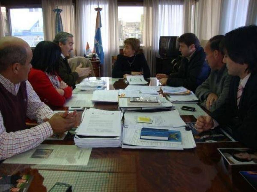 Rodr�guez dijo que se debe acordar �una agenda de pol�ticas p�blicas para Tierra del Fuego�