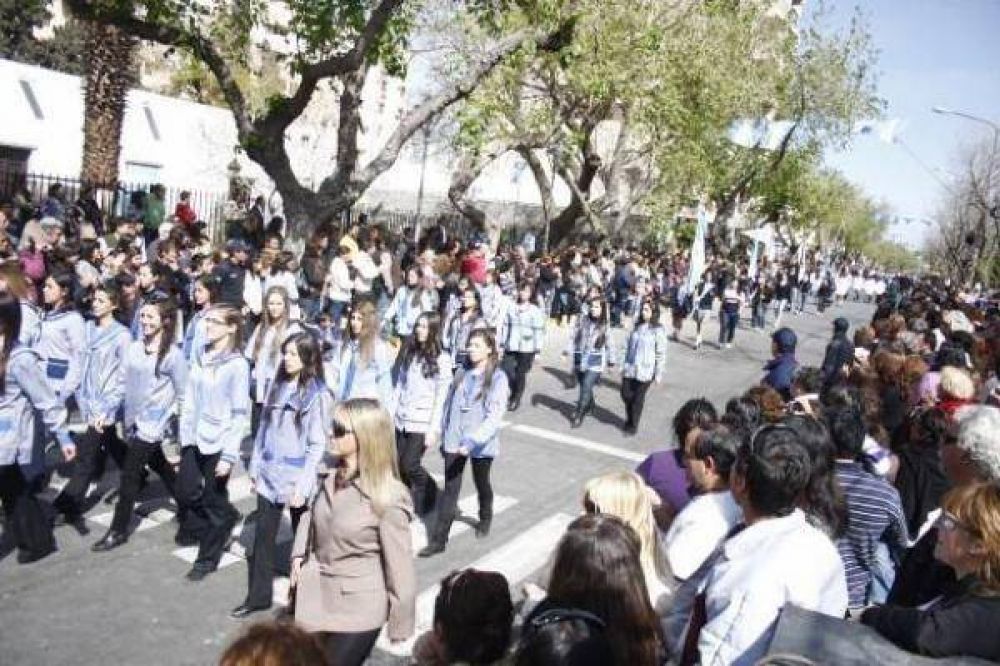 La docente fueguina Beatriz Bleuer uno de los educadores distinguidos por Sileoni