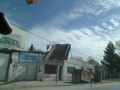 Varios inconvenientes causaron las fuertes r�fagas de viento en la ciudad