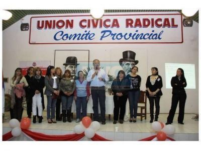 Duro rechazo radical al planteo de socialistas contra Alfons�n