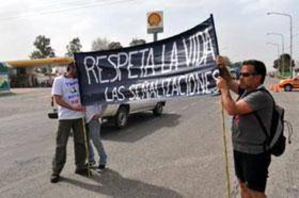 Se realizaron nuevas manifestaciones en Azul y Las Flores por una autov�a en la ruta 3