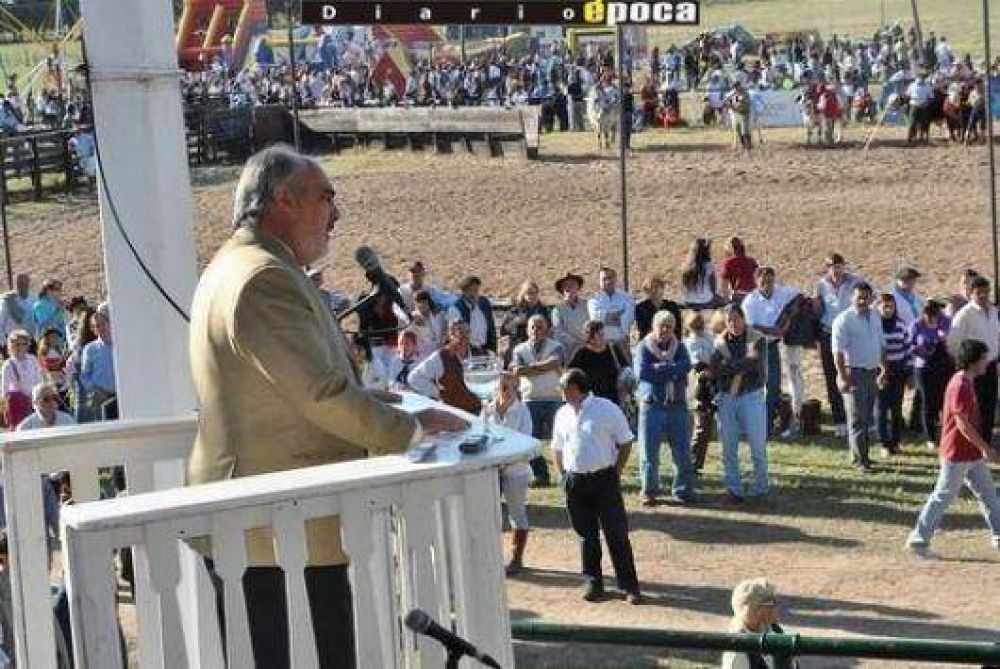 Colombi carg� otra vez contra los ambientalistas y Biolcati con las pol�ticas productivas nacionales
