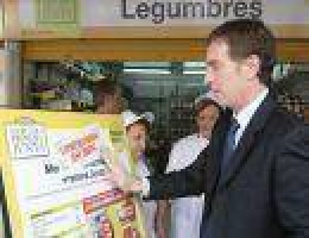 Santilli reinaugur� el mercado de Primera Junta