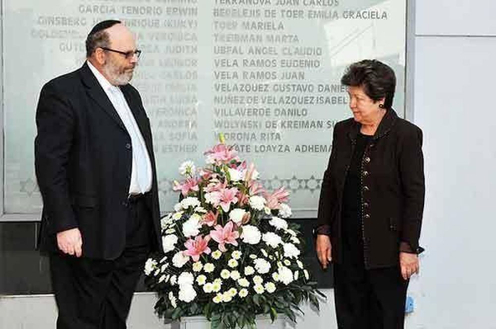 La embajadora de EE.UU., en el homenaje de AMIA a las v�ctimas del 11-S