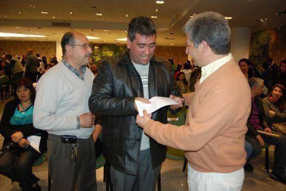 Pueblos Puntanos: entregaron aportes a instituciones del departamento Pueyrredon