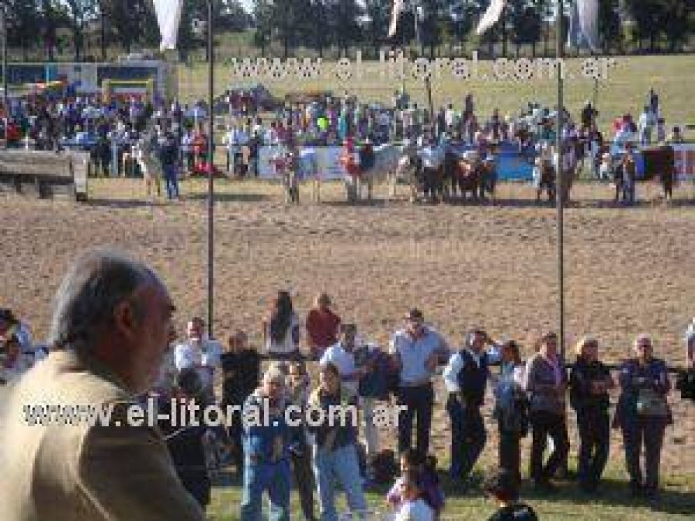 Rural de Mercedes: Colombi ratific� la soberan�a sobre los recursos naturales