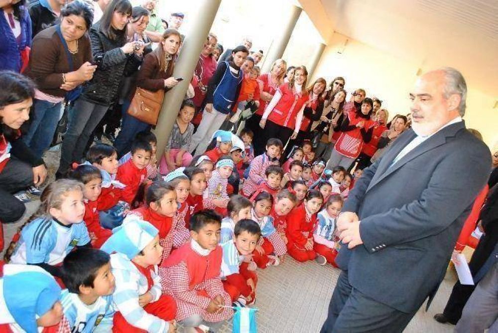 El gobernador anunci� la construcci�n de una escuela secundaria en Paso de los Libres