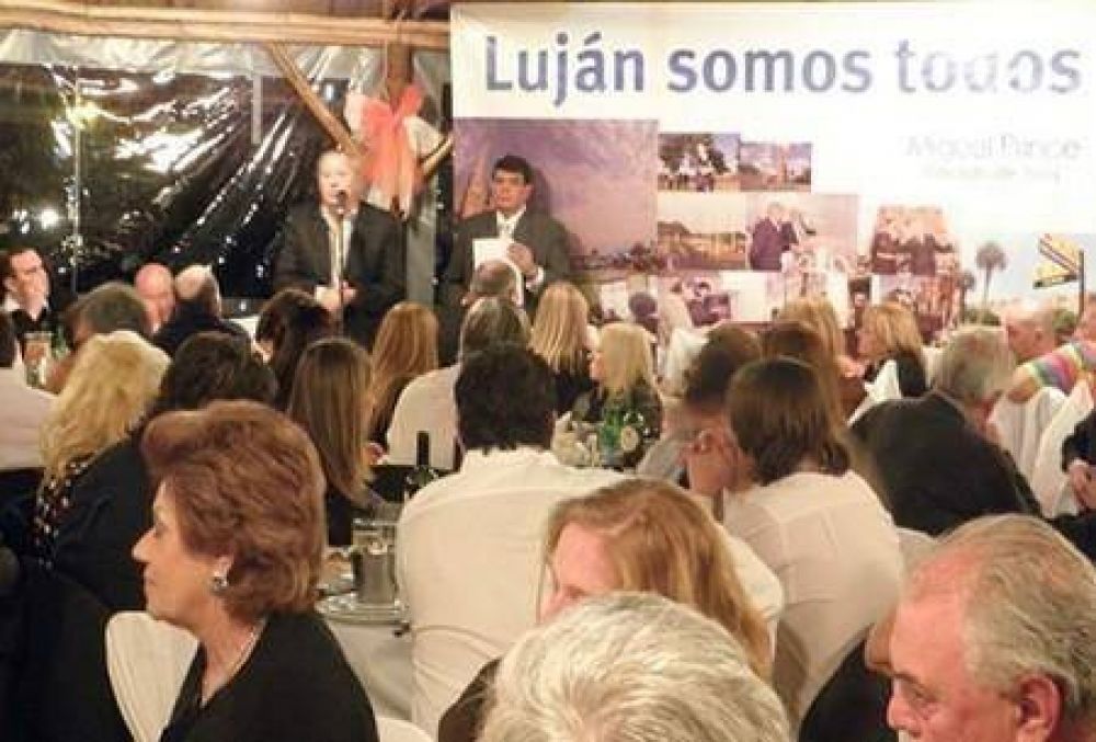 Prince reuni� a comerciantes y emprendedores para explicarles su proyecto