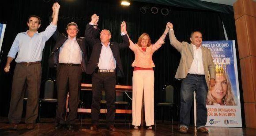 Boasso dijo que el Frente Progresista no existe y que "muchos se vendieron por el cargo"