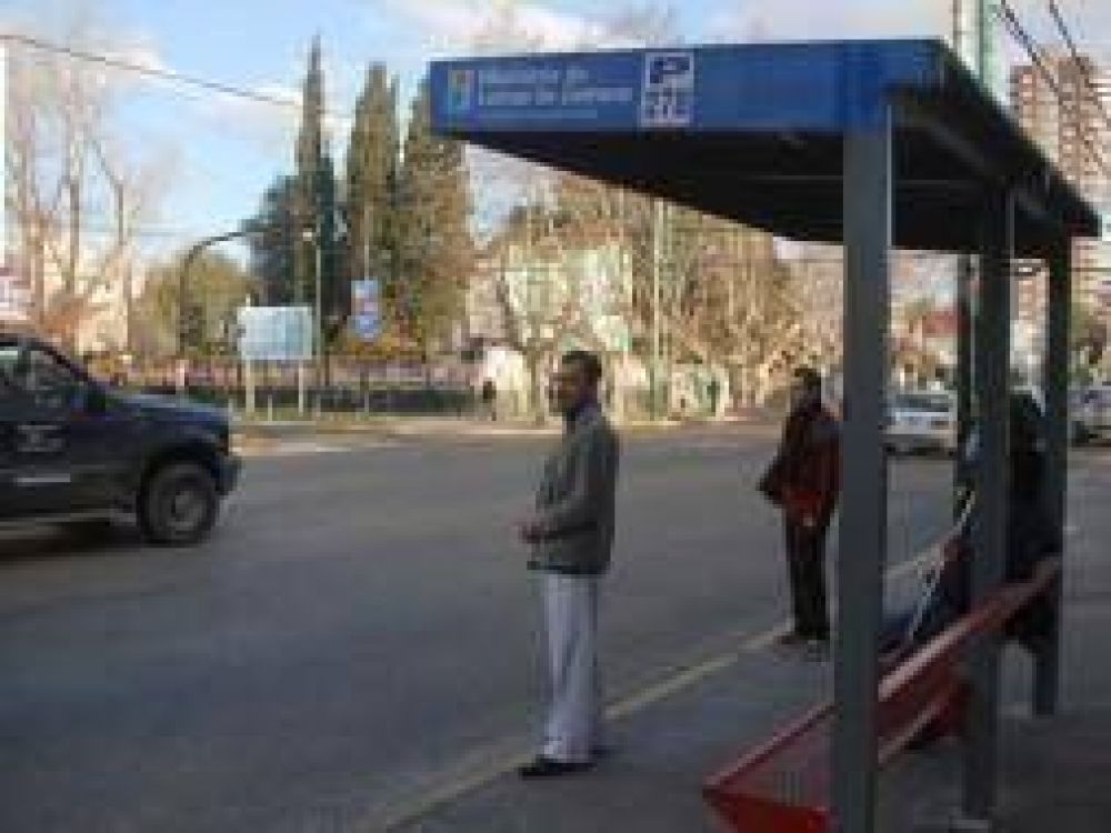 Lomas de Zamora: Instalaron 600 paradas de colectivos