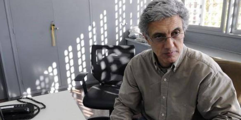 Carlos Raimundi: "Cobos es una construcci�n medi�tica que hace playback"