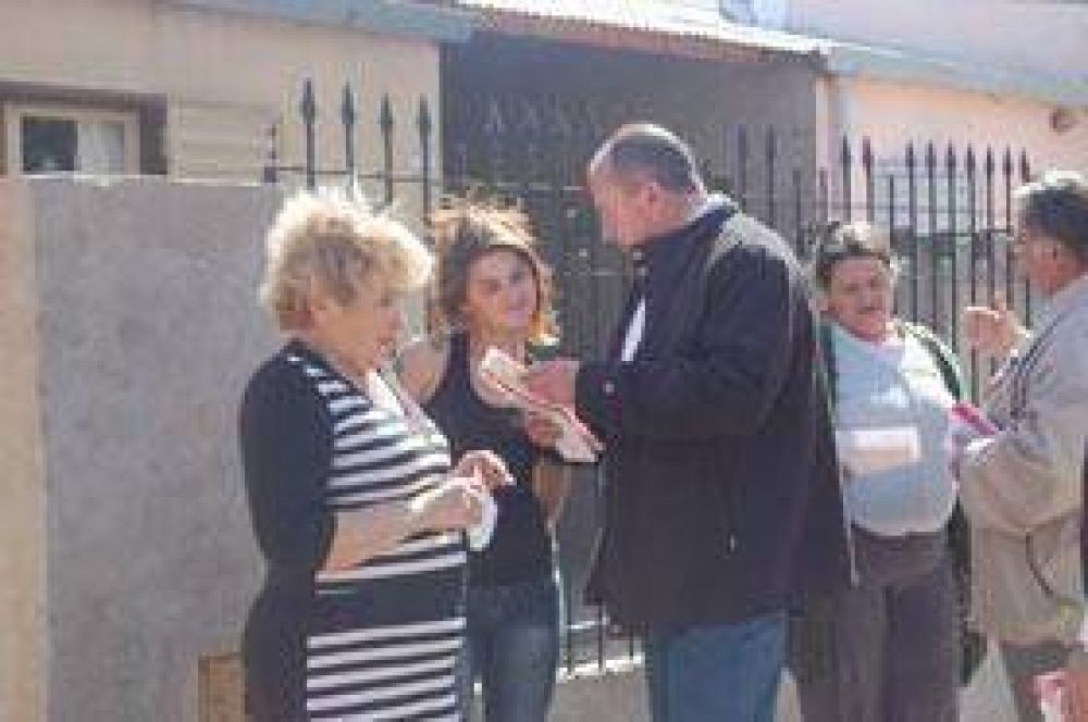�Los vecinos demandan seguridad y trabajo�