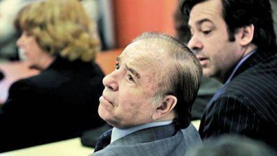 Tr�fico de armas: un tribunal absolvi� a Menem por mayor�a